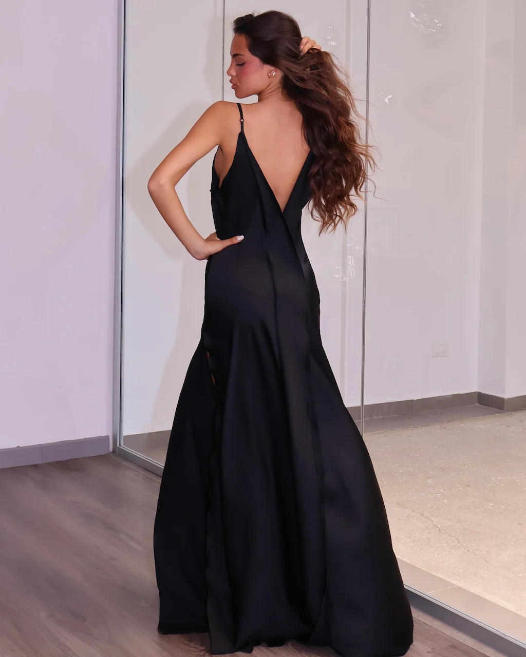 DRESS V. - Image 2